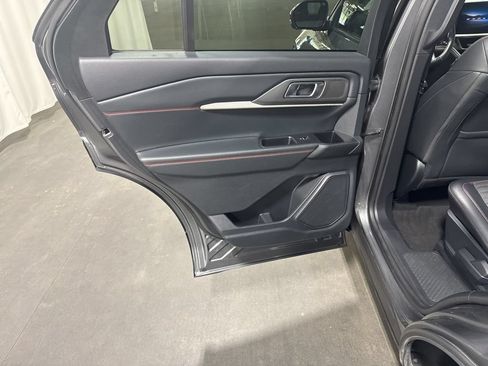 Used 2025 Ford Explorer ST-Line AWD/4WD image 13