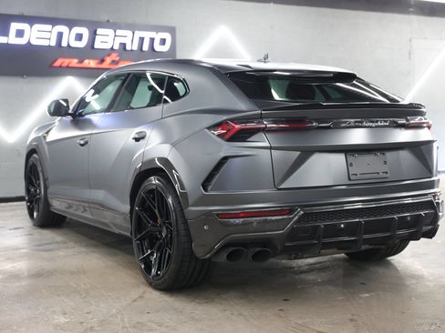 Used 2020 Lamborghini Urus AWD/4WD image 25