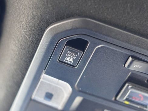 Certified 2025 Toyota 4Runner SR5 image 39