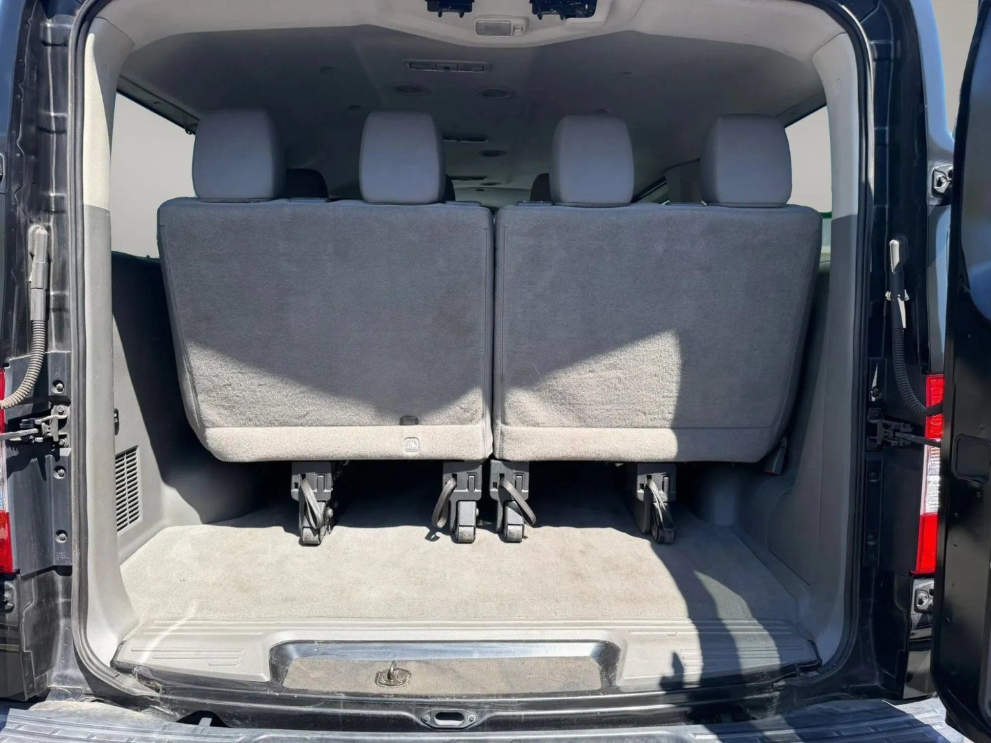 Used 2018 Nissan NV 3500 SV RWD image 12