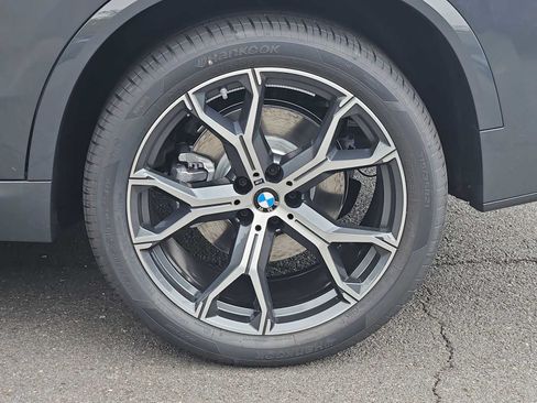 Used 2026 BMW X5 xDrive40i w/ M Sport Package AWD/4WD image 13