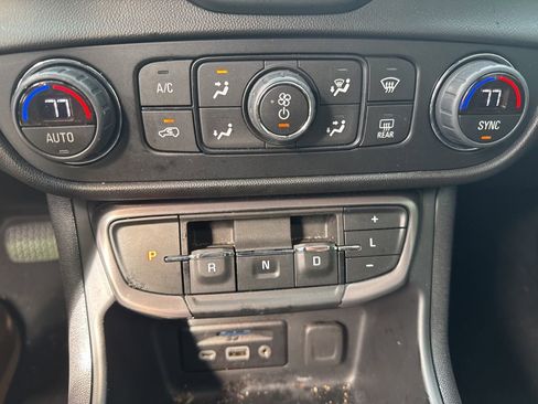 Certified 2024 GMC Terrain AT4 image 14