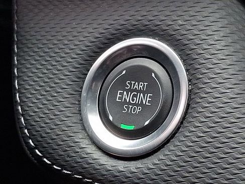 Used 2025 Chevrolet Equinox LT FWD image 22