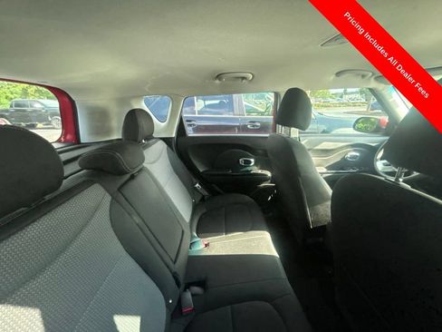 Used 2017 Kia Soul + w/ Audio Package FWD image 4