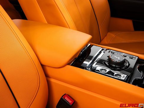 Used 2022 Rolls-Royce Cullinan image 32