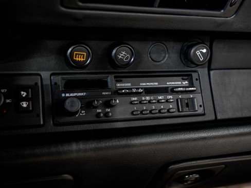 Used 1990 Porsche 911 Carrera image 16