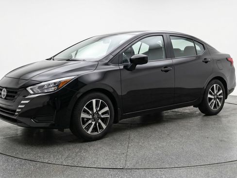 Used 2025 Nissan Versa SV FWD image 3