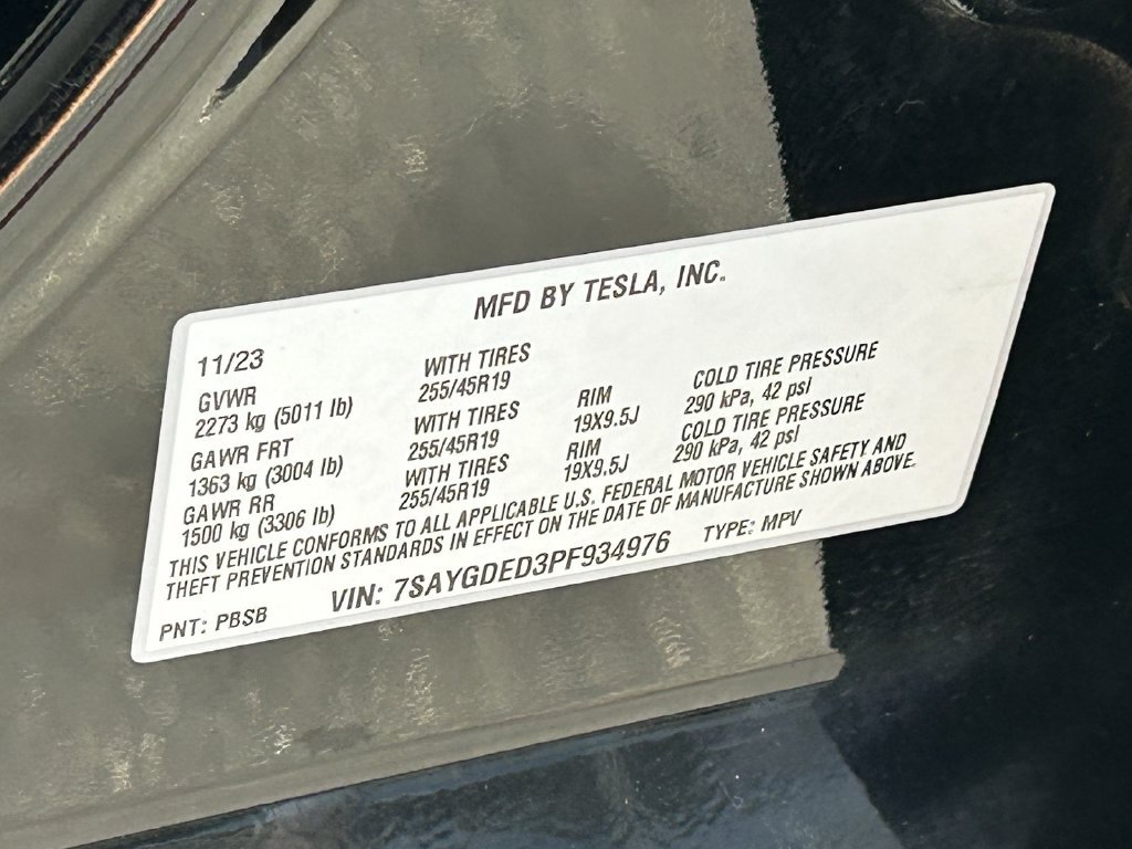 Used 2023 Tesla Model Y 2WD image 29