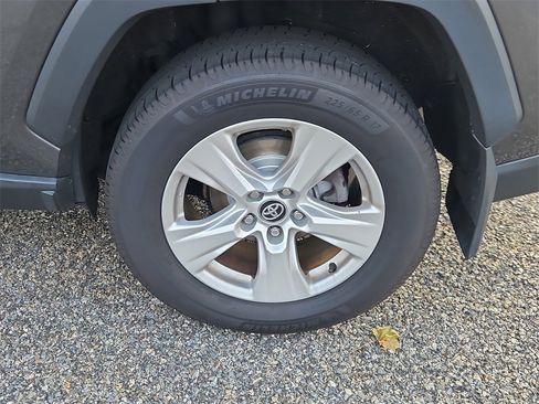 Used 2020 Toyota RAV4 XLE image 32