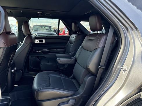 Certified 2022 Ford Explorer Platinum w/ Equipment Group 601A AWD/4WD image 24