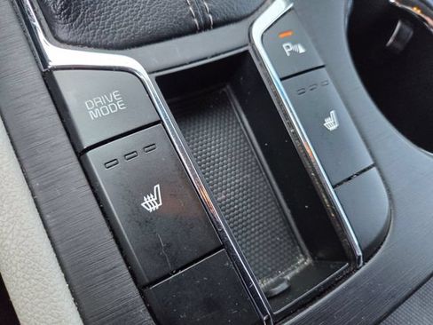 Used 2020 Kia Sedona EX FWD image 17