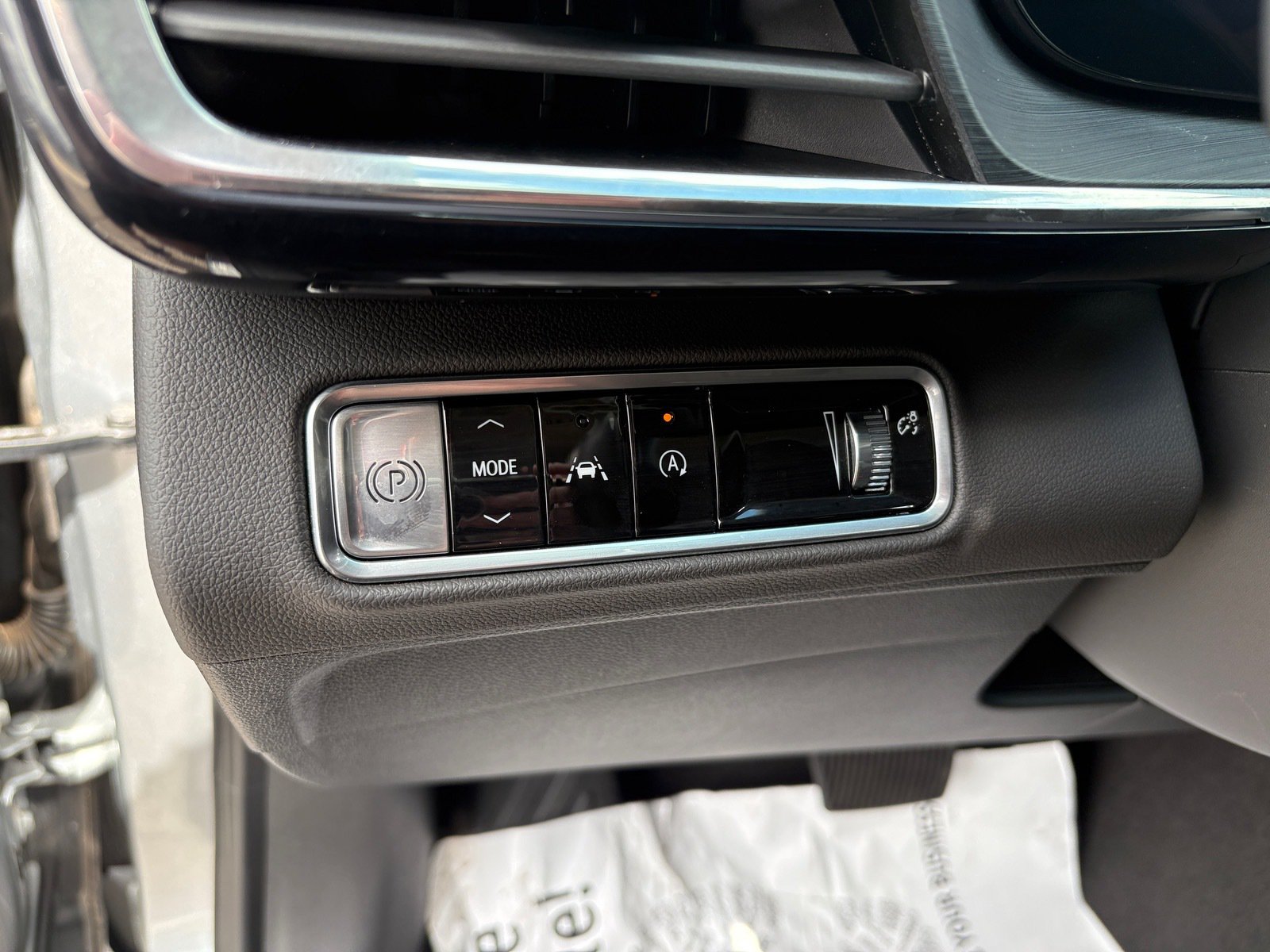 Used 2025 Buick Envision Preferred AWD/4WD image 19