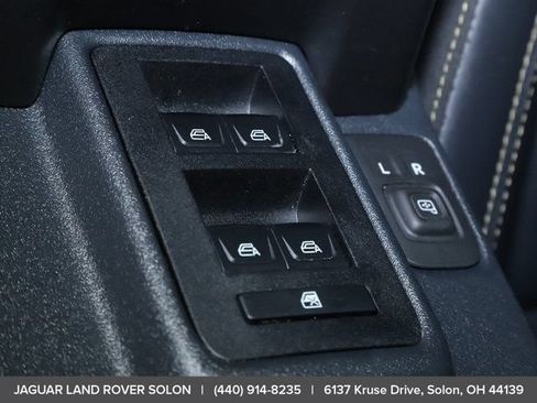 Used 2025 Ford Bronco Badlands AWD/4WD image 29