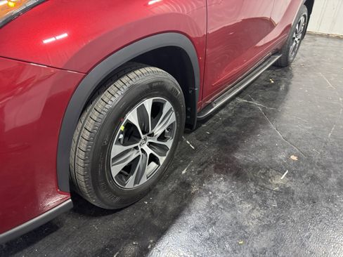 New 2026 Toyota Highlander XLE image 7