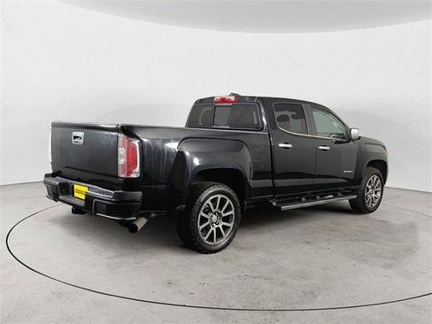 Used 2018 GMC Canyon Denali image 4