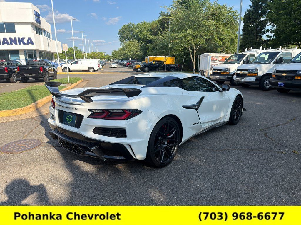 Used 2024 Chevrolet Corvette Z06 w/ Z07 Performance Package RWD image 7