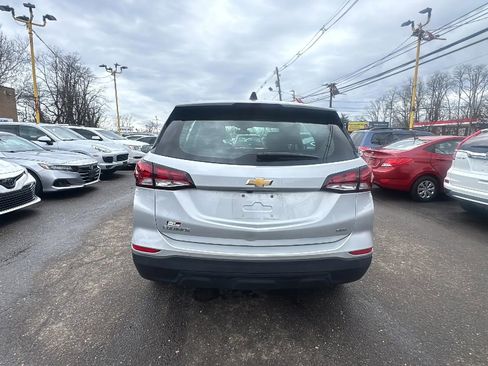 Used 2022 Chevrolet Equinox LS image 6