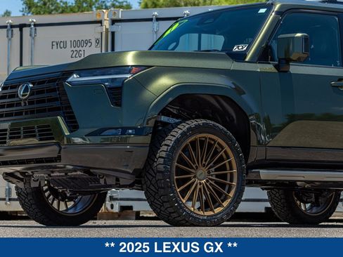 Used 2025 Lexus GX 550 w/ Accessory Package (Z1) AWD/4WD image 34