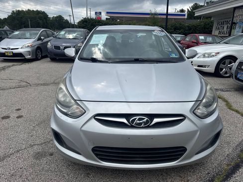 Used 2013 Hyundai Accent GLS FWD image 20