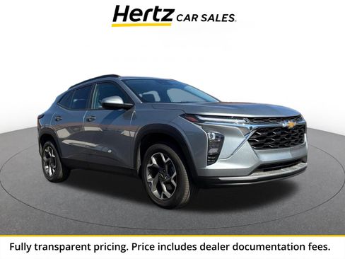 Used 2025 Chevrolet Trax LT FWD image 1