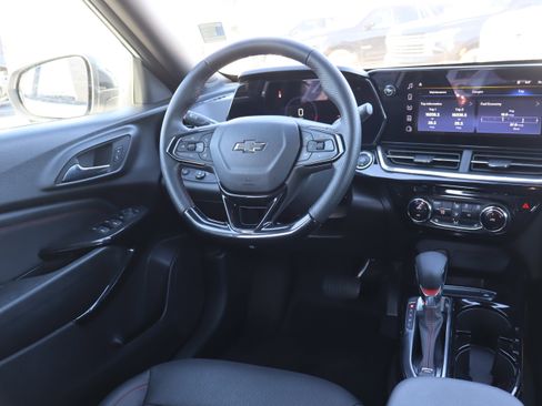 Certified 2024 Chevrolet Trax RS w/ Driver Confidence Package image 12