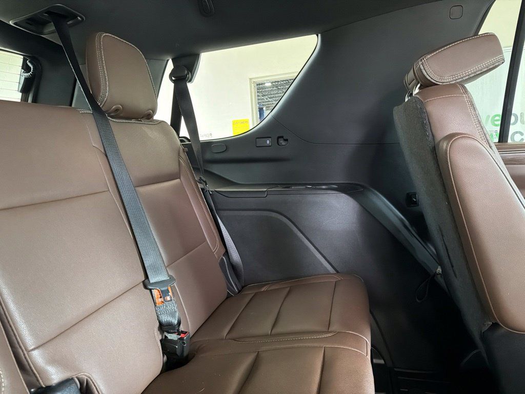 Used 2022 Chevrolet Tahoe High Country RWD image 30