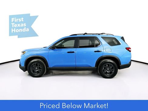 New 2025 Honda Pilot TrailSport image 4