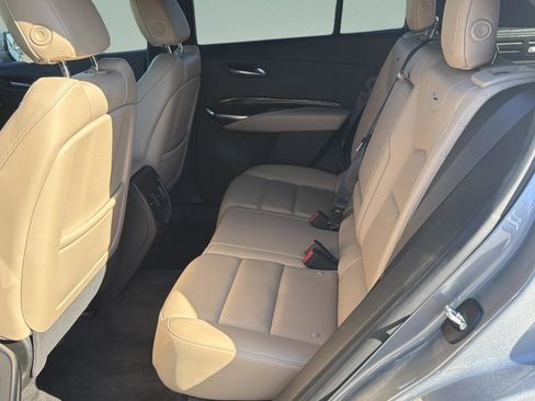 Used 2024 Cadillac XT4 Premium Luxury image 17