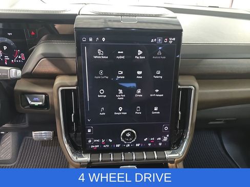 Used 2025 GMC Yukon Denali Ultimate AWD/4WD image 22