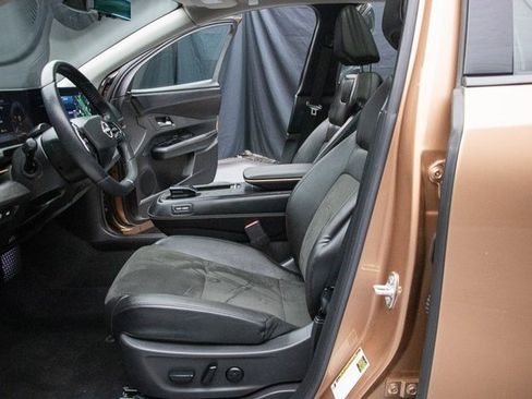 Used 2023 Nissan Ariya FWD image 29