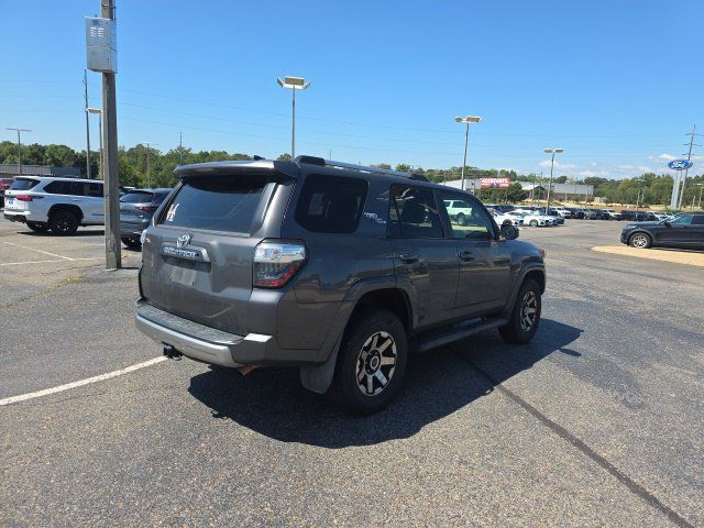 Used 2017 Toyota 4Runner TRD Off-Road AWD/4WD image 3