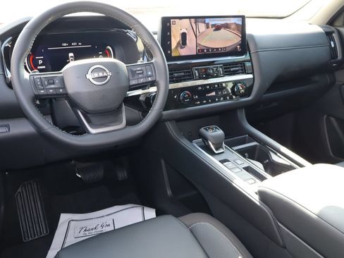 Used 2026 Nissan Pathfinder SL w/ SL Premium Package FWD image 5