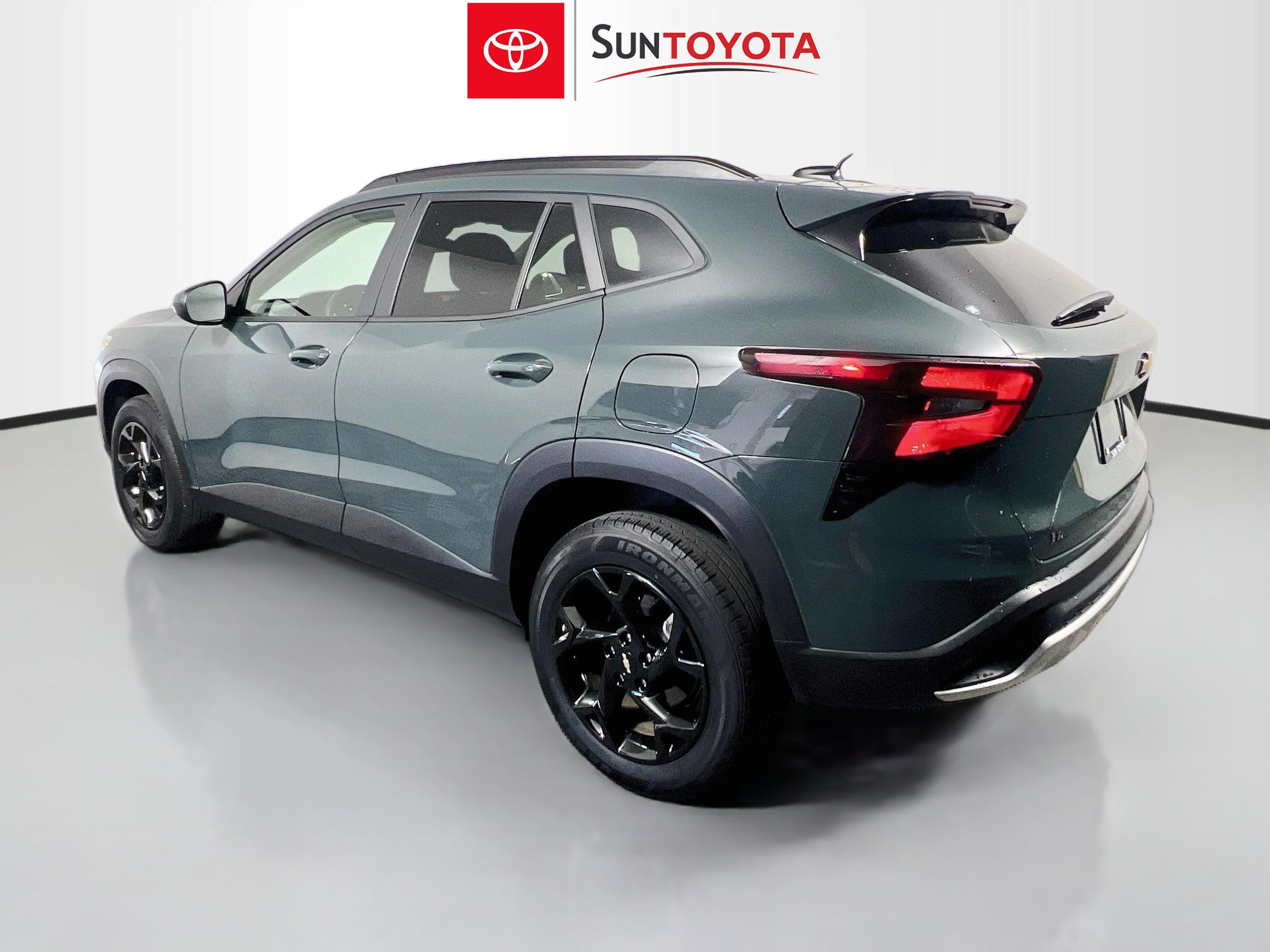 Used 2025 Chevrolet Trax LT FWD image 6
