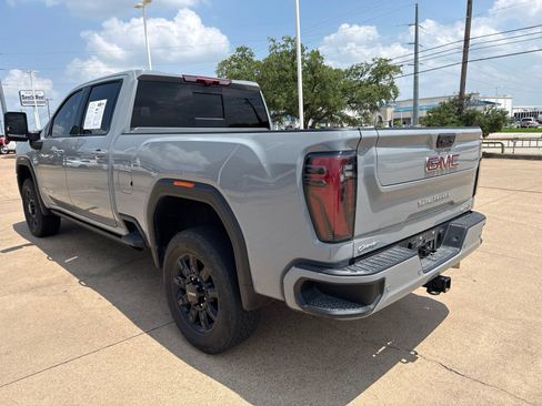 Used 2025 GMC Sierra 2500 AT4 w/ AT4 Premium Plus Package AWD/4WD image 5