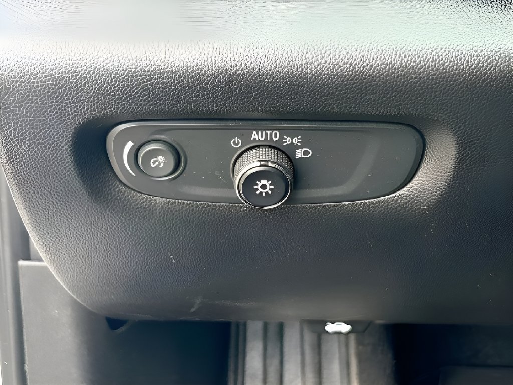 Used 2023 Chevrolet Traverse High Country w/ LPO, Floor Liner Package FWD image 10