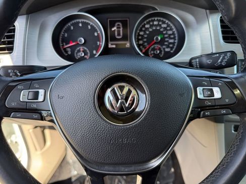 Used 2017 Volkswagen Golf Wolfsburg Edition image 19