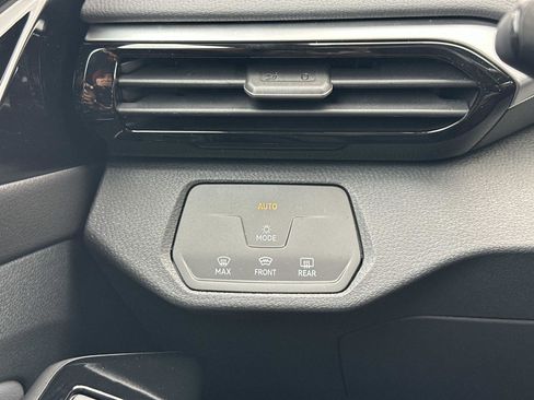 Used 2022 Volkswagen ID.4 Pro image 26