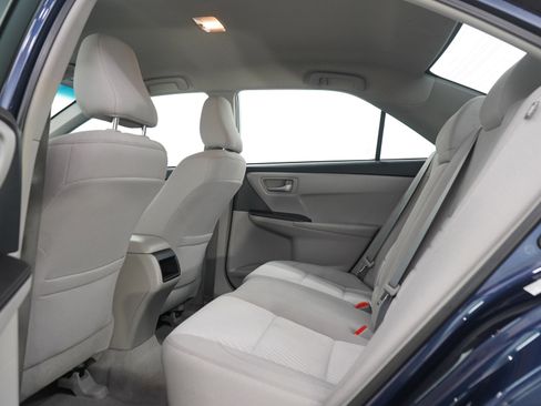 Used 2015 Toyota Camry LE FWD image 17