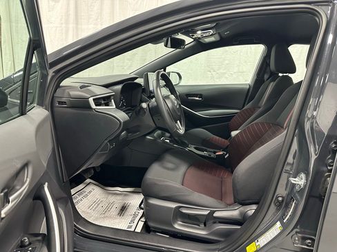 Used 2025 Toyota Corolla SE image 10