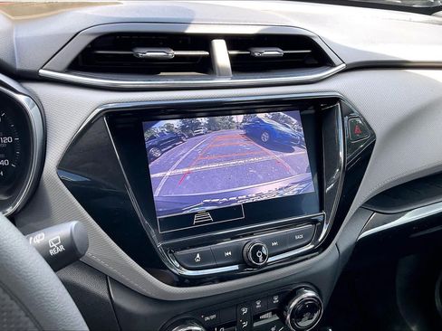 Used 2021 Chevrolet TrailBlazer LT w/ Convenience Package FWD image 21