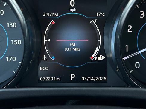 Used 2016 Jaguar XF R-Sport image 11