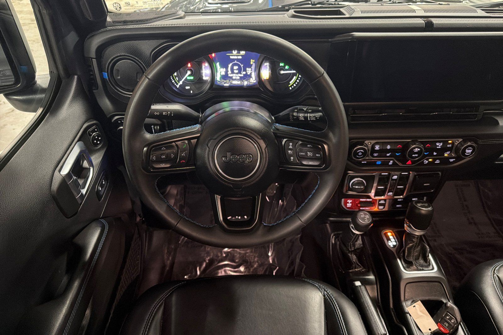 Used 2024 Jeep Wrangler Unlimited Rubicon 4xe AWD/4WD image 13