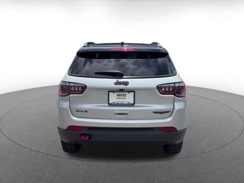 Used 2025 Jeep Compass Trailhawk AWD/4WD image 11