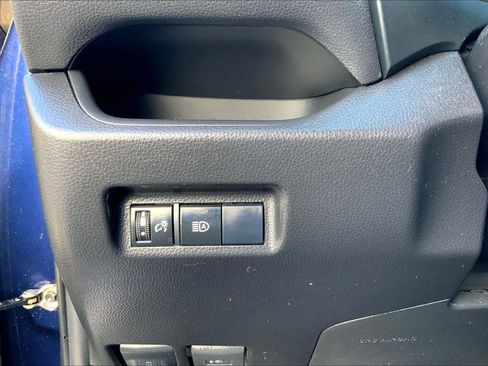 Used 2021 Toyota RAV4 XLE AWD/4WD image 33