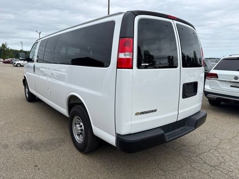 Used 2025 Chevrolet Express 3500 LS RWD image 2