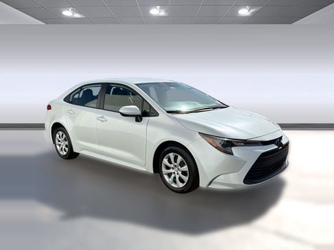 Used 2024 Toyota Corolla LE FWD image 7