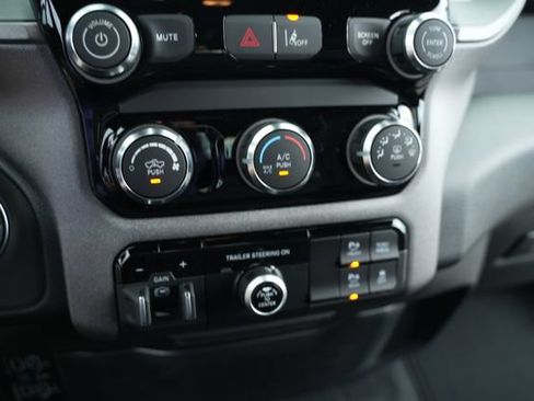 New 2026 RAM 1500 Express AWD/4WD image 33