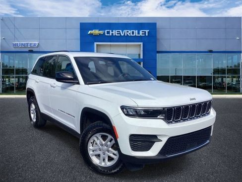 Used 2025 Jeep Grand Cherokee Laredo w/ Luxury Tech Group I AWD/4WD image 1