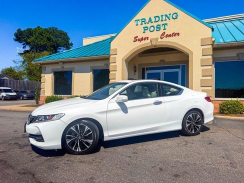 Used 2017 Honda Accord EX-L image 3