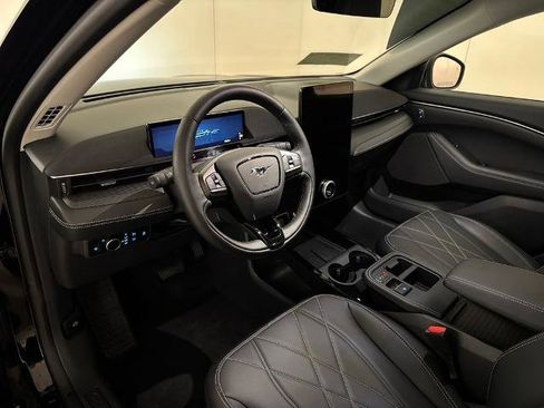 Certified 2025 Ford Mustang Mach-E Select image 5